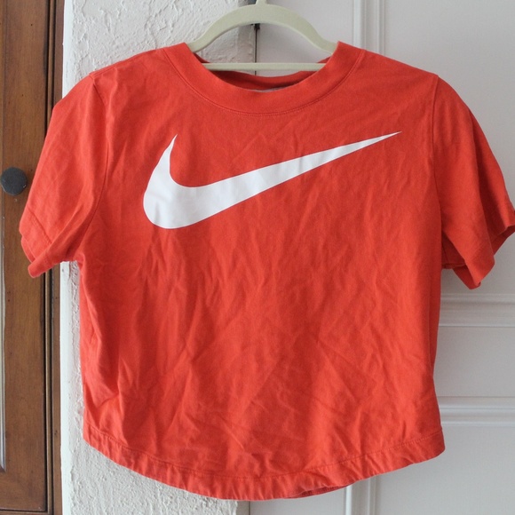 nike crop tops on sale